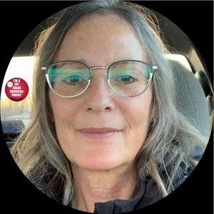 Meet your Posher, Nina